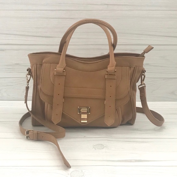 Steve Madden Handbags - Steve Madden Crossbody Satchel